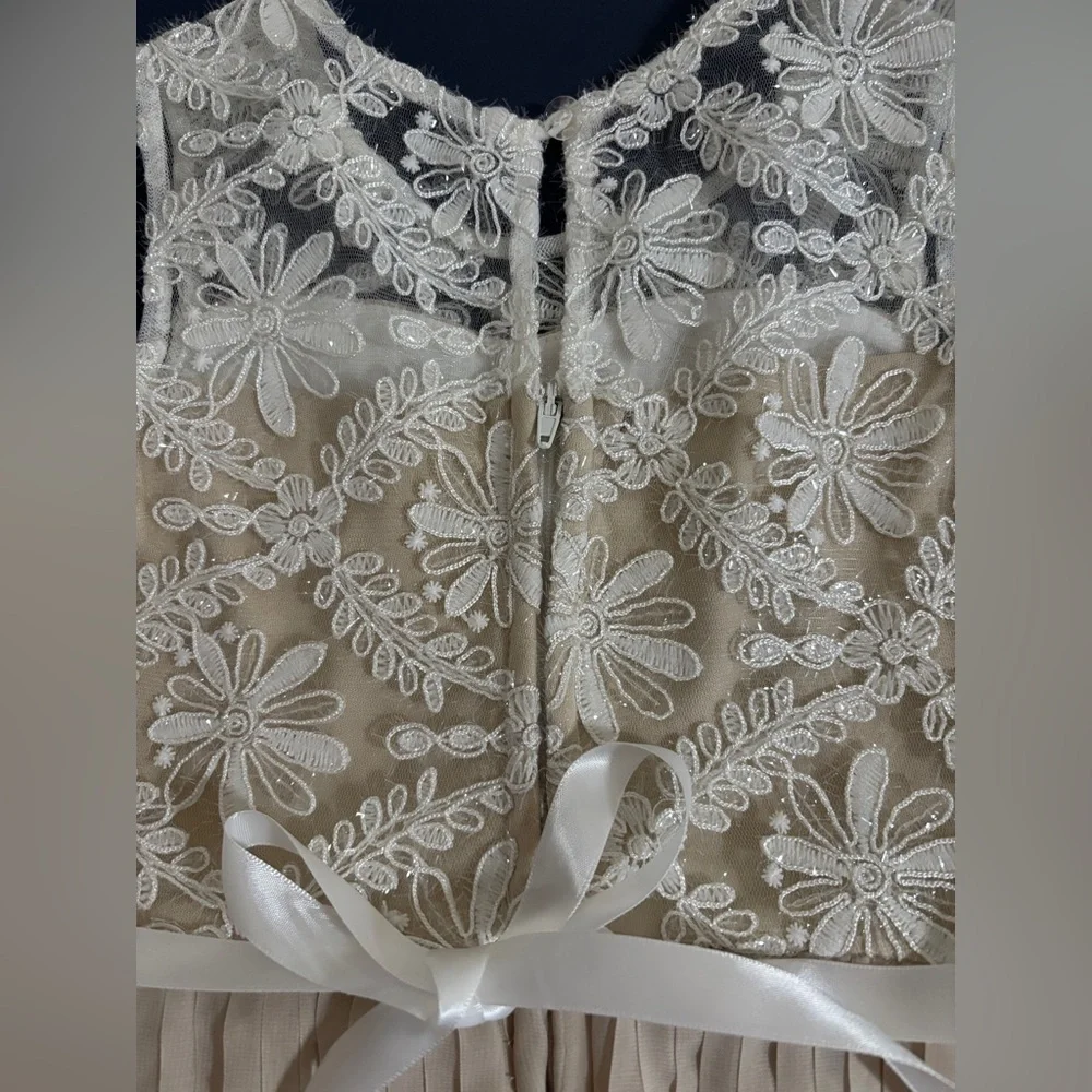 Little Girl's Dress. Pageant.  Special occasions. 6X  SKU 8